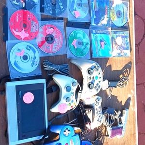 PLAYSTATION GAMES & CONTROLLERS VINTAGE